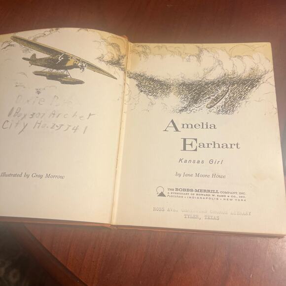 Amelia Earhart Kansas Girl By Jane Moore Howe Hardcover Women's in History - Picture 5 of 8